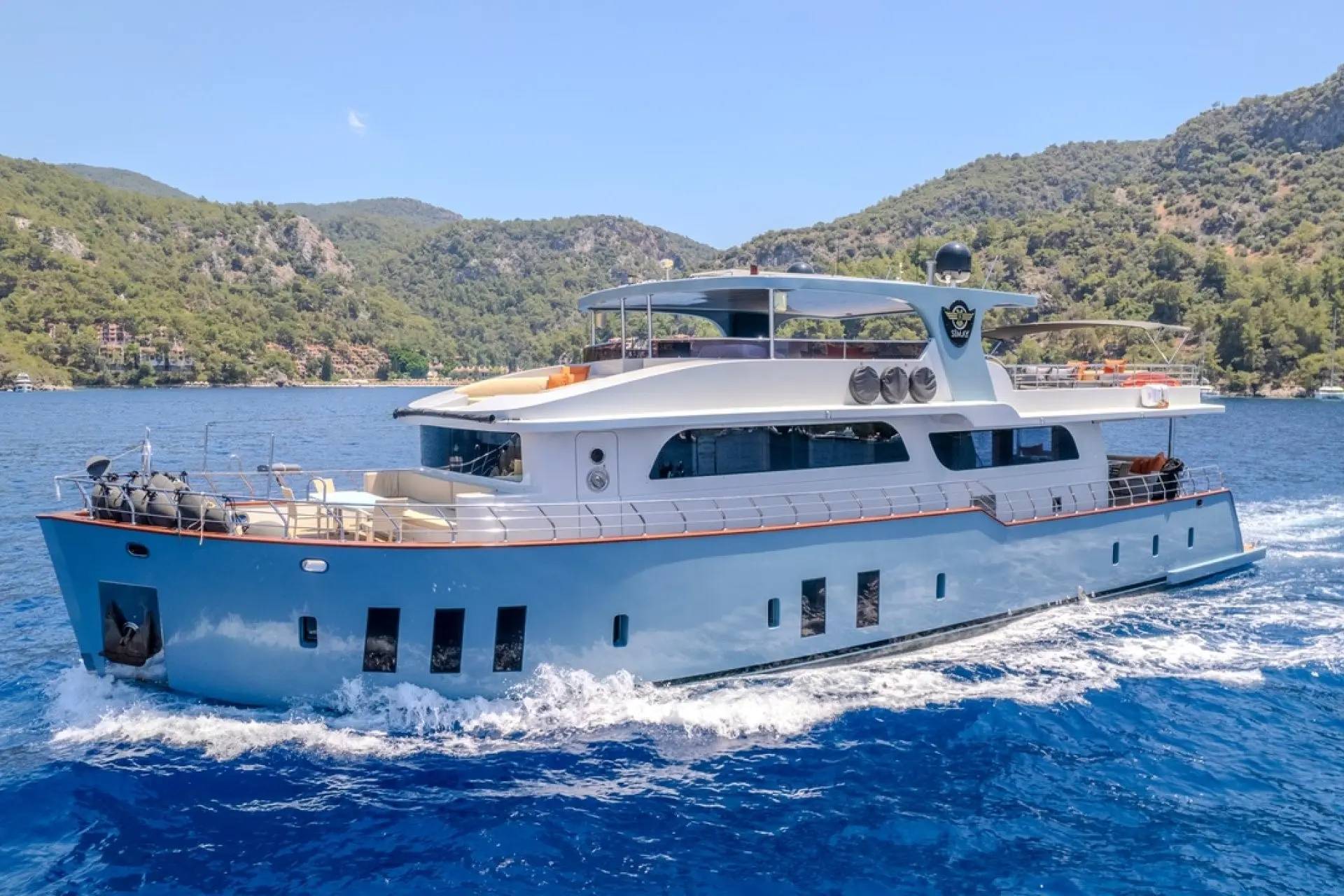 Ladon, Trawler